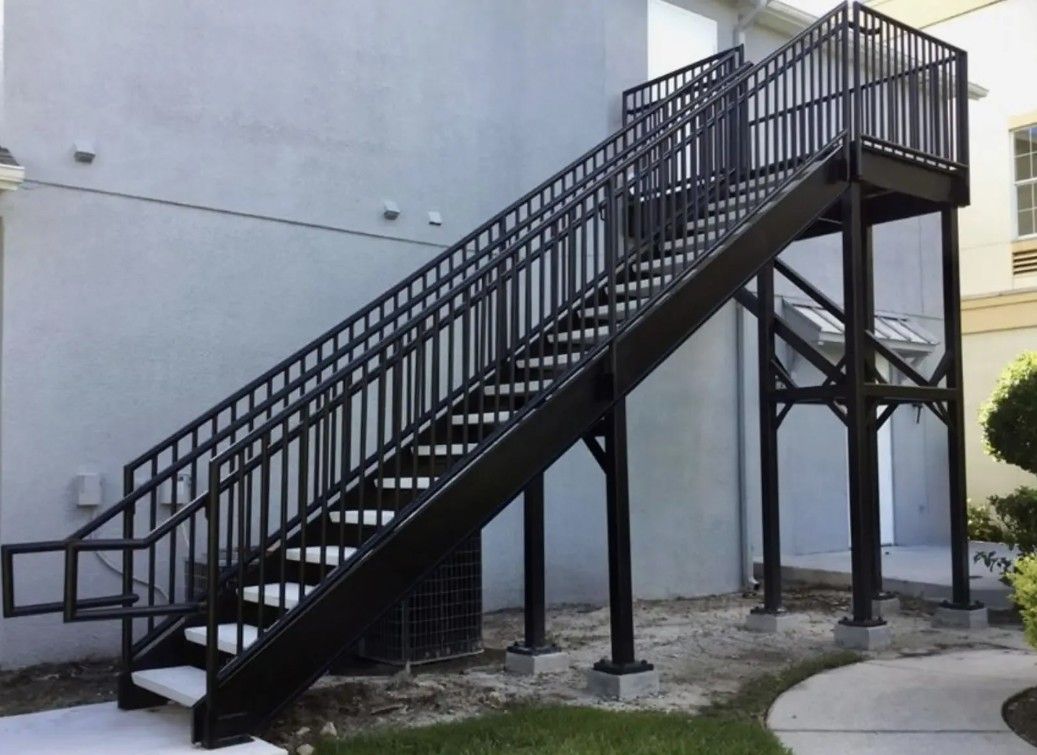 Лестницы стальные